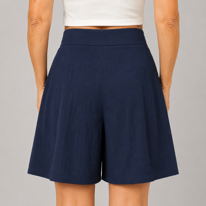 Women's High Waist Pleated Shorts with Two-Button Closure and Side Pockets