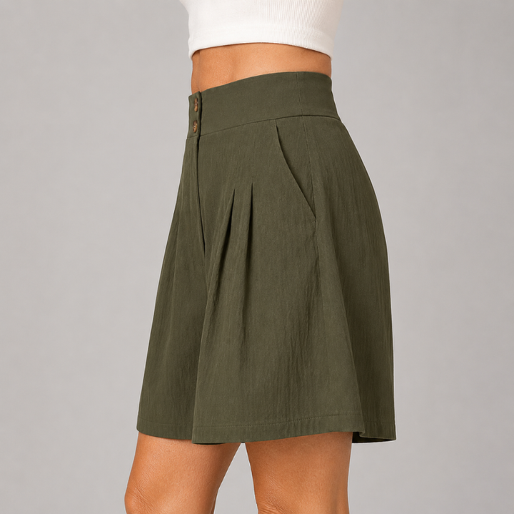 Women's High Waist Pleated Shorts with Two-Button Closure and Side Pockets