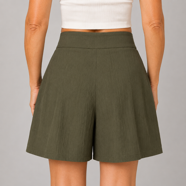 Women's High Waist Pleated Shorts with Two-Button Closure and Side Pockets